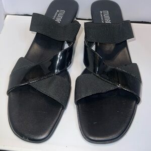 Munro American Black Patent Elastic Crossover Wedge Sandals Mules Size